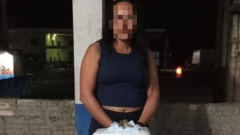 Mulher estrangeira é presa dentro de ônibus com maconha procedente do Amazonas