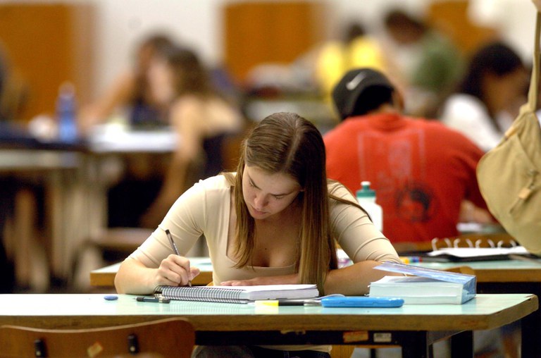 Governo federal edita medida para renegociação de dívidas de estudantes