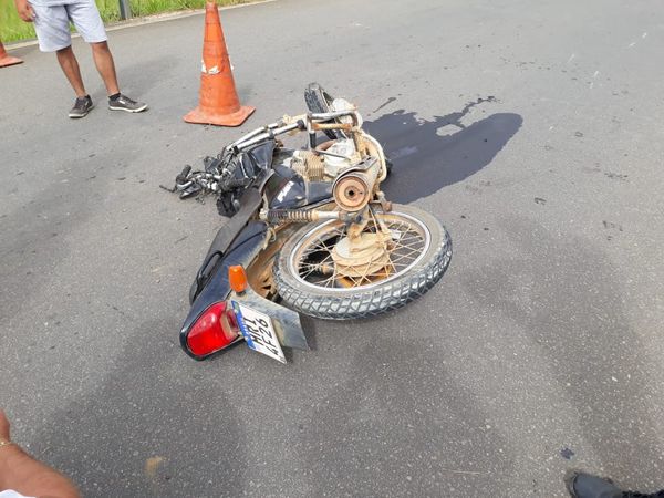 Motociclista faz manobra perigosa, bate em veículo e morre na BR-174