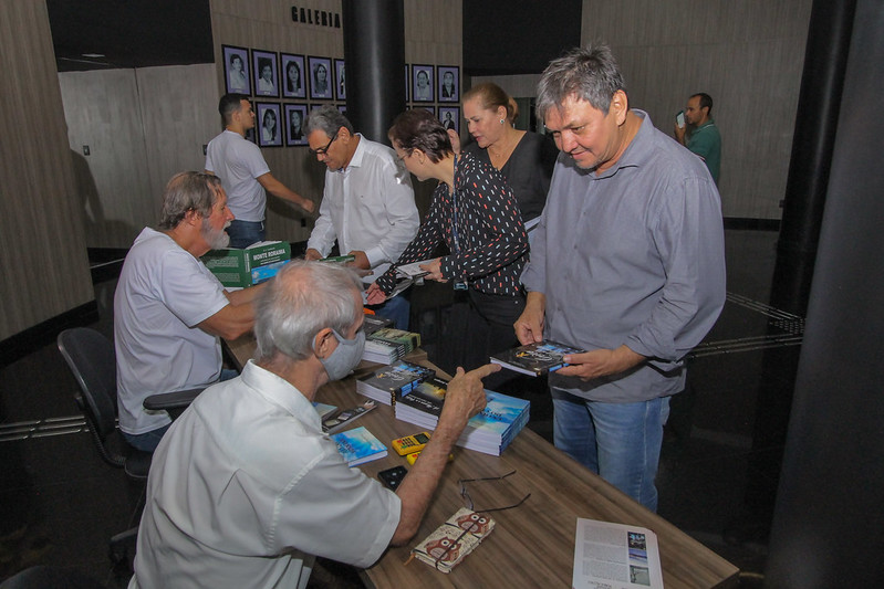 Exposição literária reúne escritores de Roraima na Assembleia Legislativa