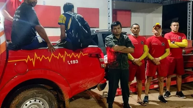 Casal se perde por dois dias após naufrágio e é localizado pelos Bombeiros