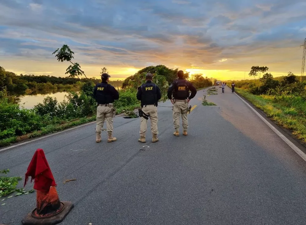 Trecho da BR-174 com risco de rompimento segue totalmente interditado