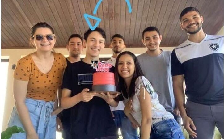 Jovem estudante de direito comemora aniversário com tema do nazismo