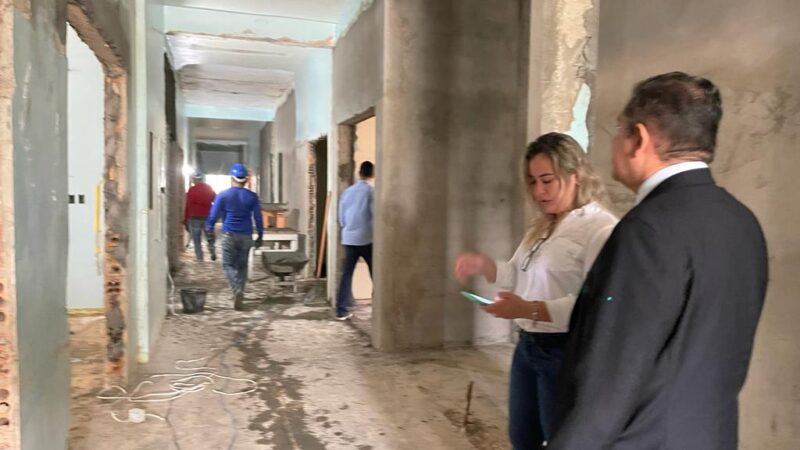 Com atraso na obra da maternidade, promotores do MP e Sesau discutem medidas e construção de outra unidade