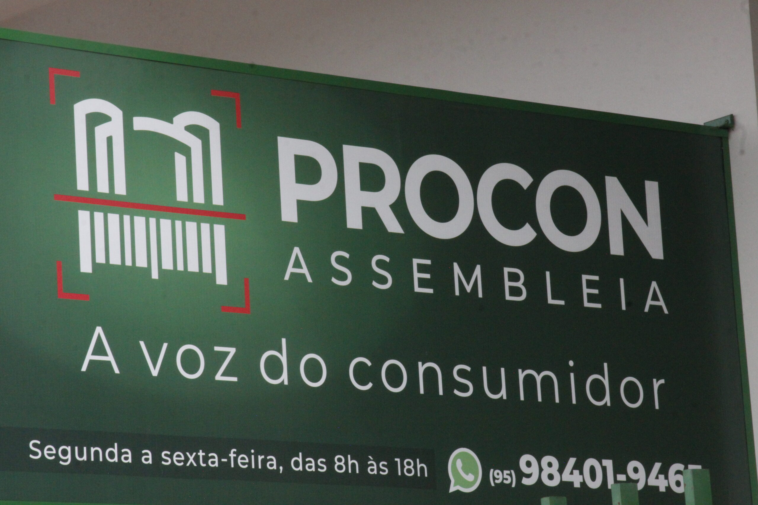 Pais ou responsáveis devem ficar atentos ao contrato escolar, orienta Procon Assembleia