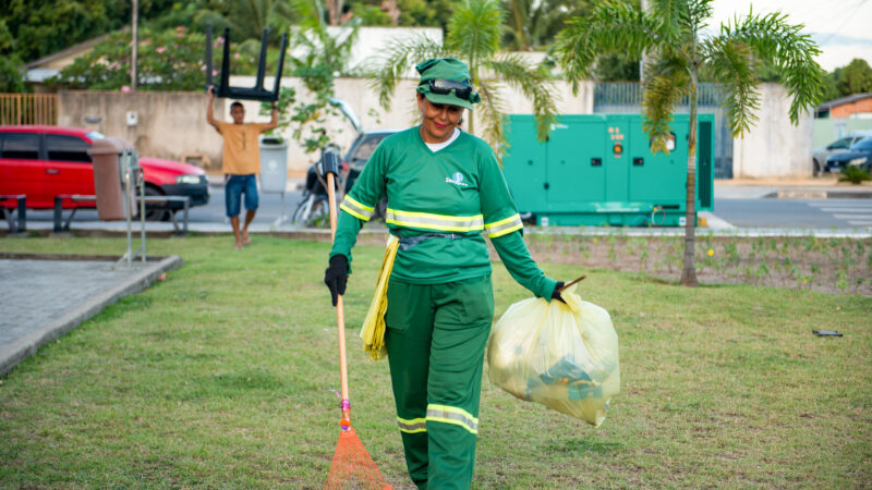 Agentes do bloco da limpeza dão show a parte nos pontos de folia em Boa Vista