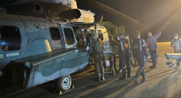 Helicópteros do Exército e da FAB resgatam seis indígenas com problemas de saúde na Terra Yanomami  