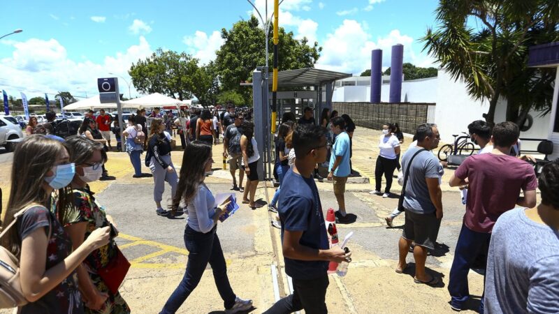 Inscrições para o Exame Nacional do Ensino Médio começam nesta segunda e seguem até 16 de junho; taxa é de R$ 85