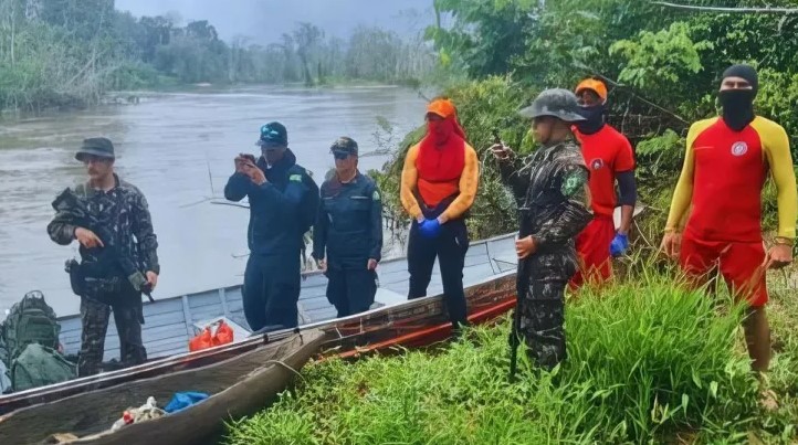 Corpo de criança de sete anos morta durante ataque a tiros na Terra Yanomami é encontrado por bombeiros