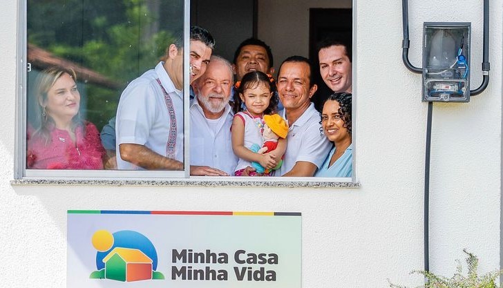 Minha Casa, Minha Vida é reparação histórica com o povo, diz Lula ao sancionar novas regras do programa