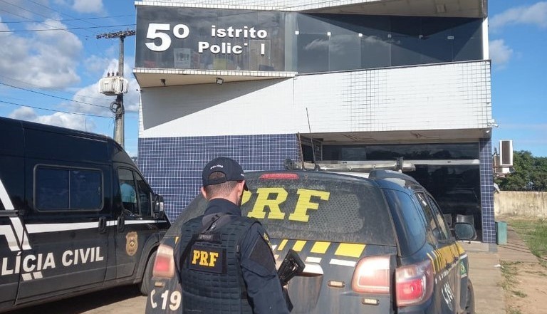 Policiais rodoviários federais interceptam veículo em zigue-zague na BR-174 e prendem motorista bêbado