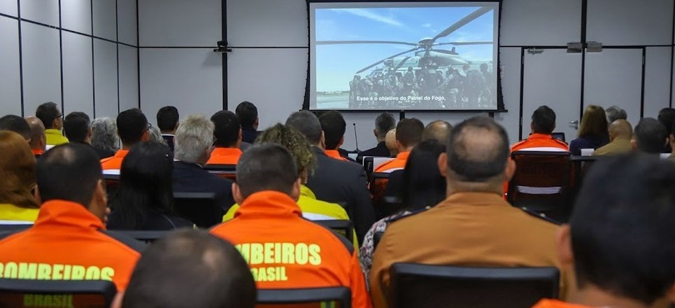 Painel do Fogo: ferramenta brasileira auxilia países amazônicos no combate a incêndios florestais