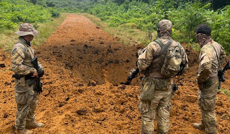 Forças Armadas destroem pista de pouso na Terra Indígena Yanomami usada por garimpeiros ilegais