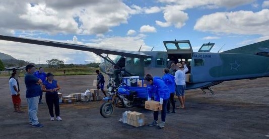 Forças Armadas transportam medicamentos e profissionais de saúde para combater surto de diarreia na TIY