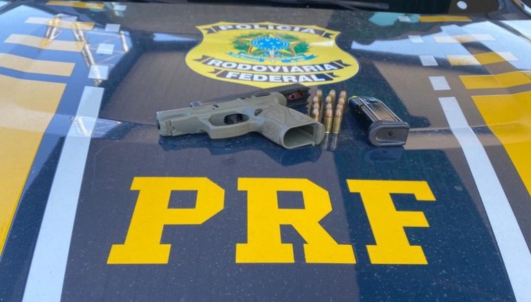 Polícia Rodoviária Federal apreende pistola, recaptura foragido e prende condutor por embriaguez ao volante