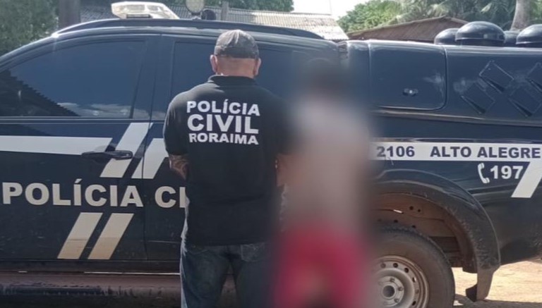 Policiais de Alto Alegre, interior de Roraima, prendem homem suspeito de estuprar a filha dos 6 aos 18 anos