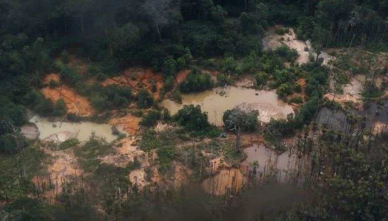 Garimpeiros ignoram ações do governo Lula e retornam à Terra Indígena Yanomami