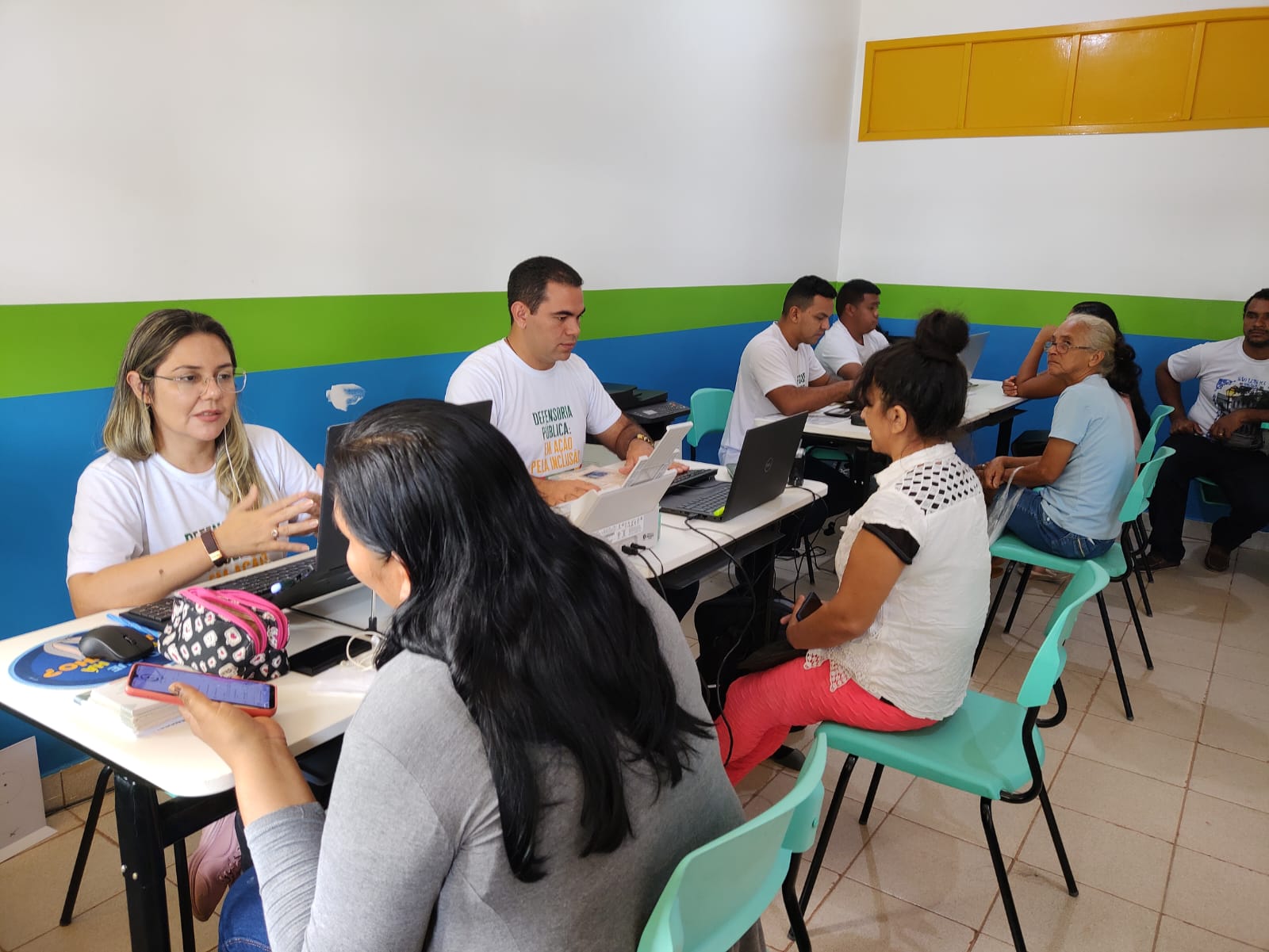 Moradores do bairro Airton Rocha recebe atendimento da DPE-RR