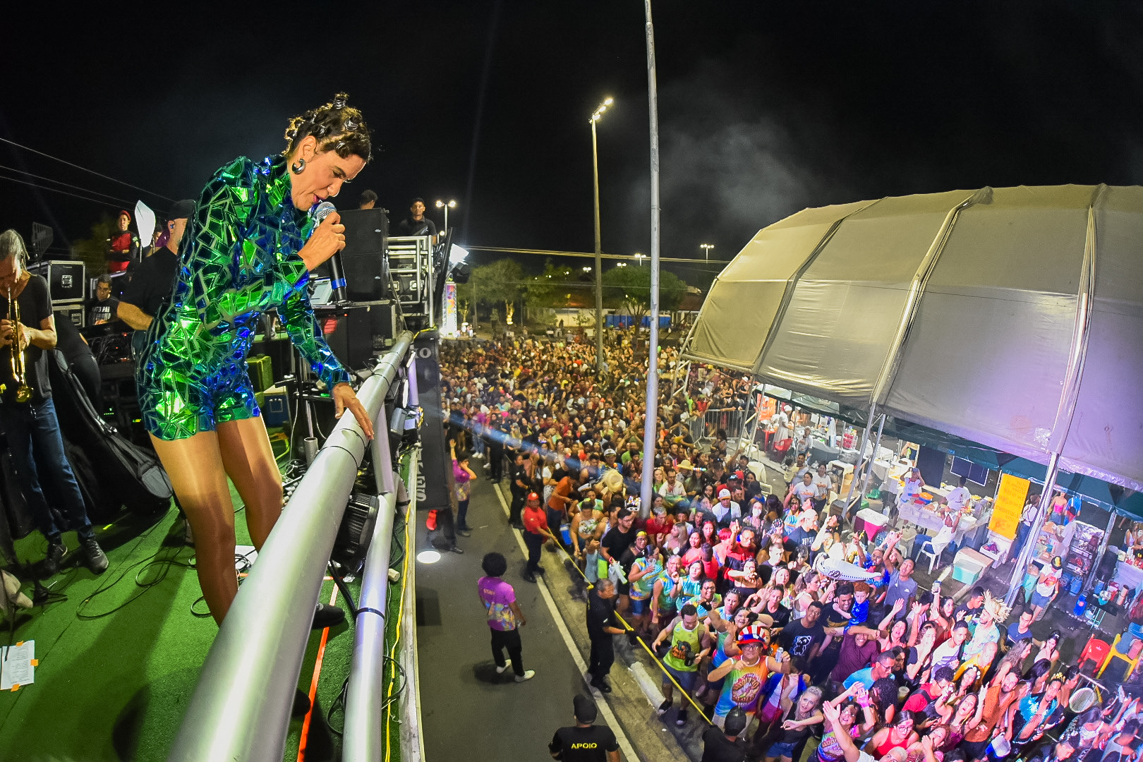 Cantora Gilmelândia ‘arrasta multidão’ no encerramento do “Carnaval Boa Vista Pra Frente”