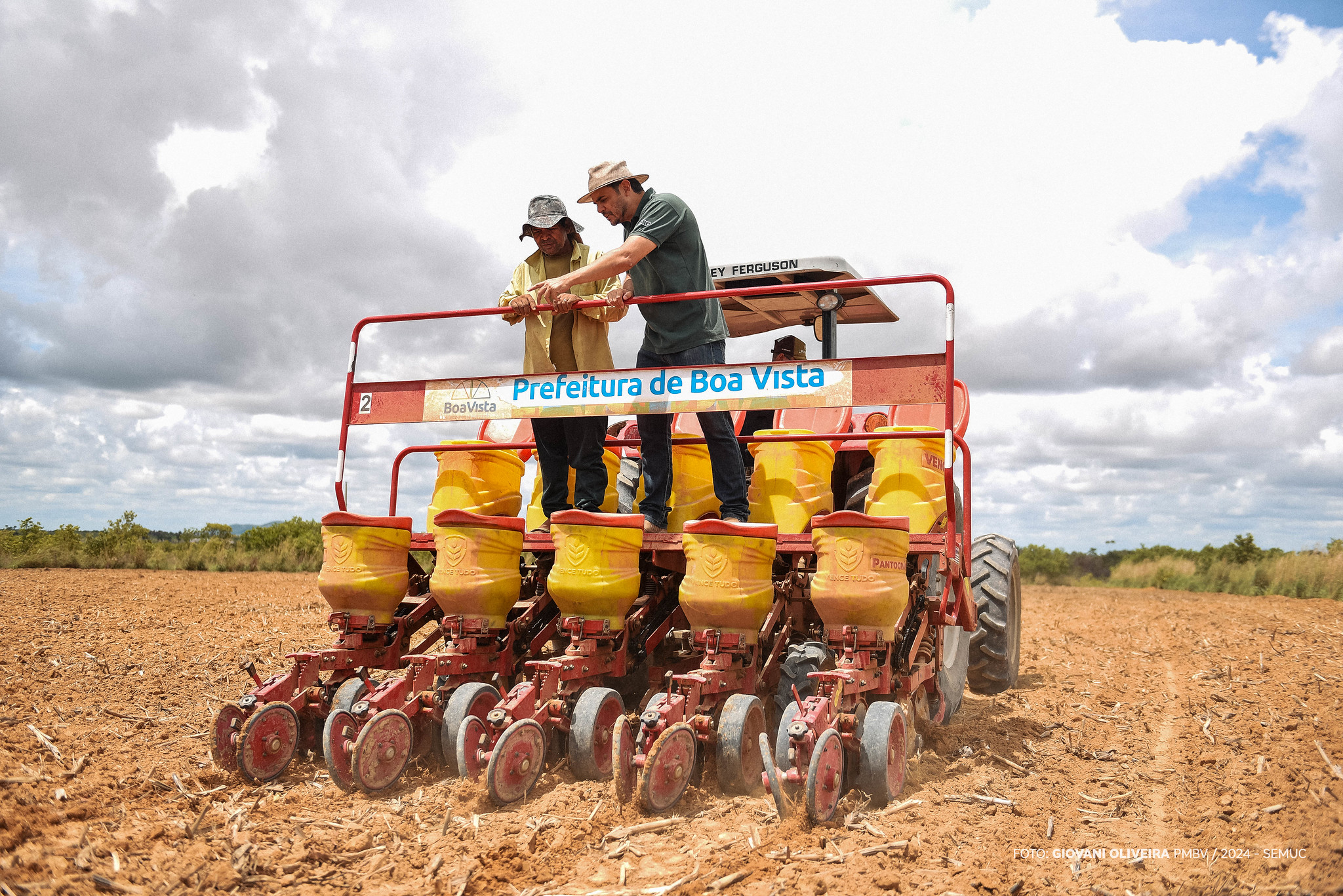 Com incentivo da Prefeitura de Boa Vista, produtores rurais iniciam plantio de milho