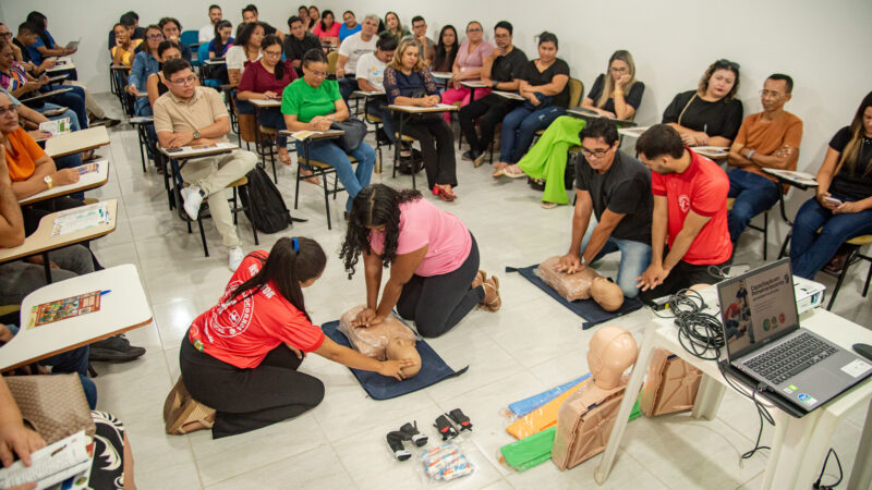 Profissionais das escolas municipais recebem capacitação em “Primeiros Socorros”