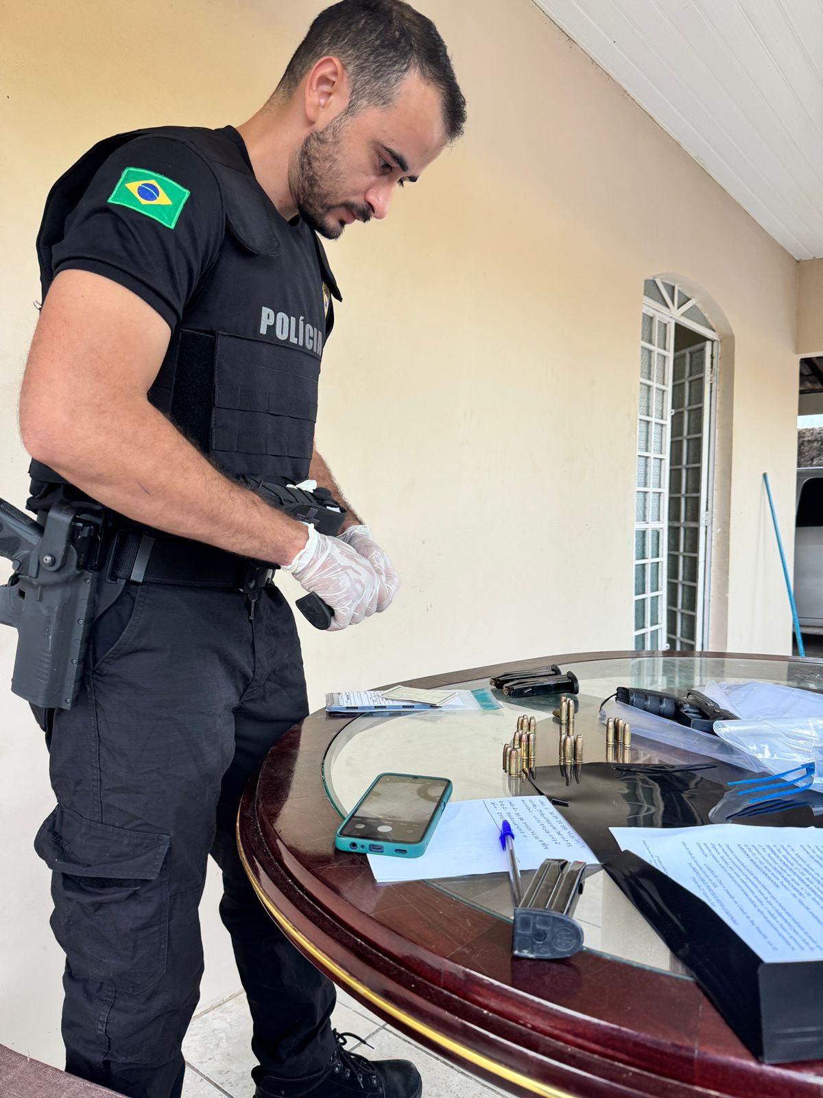 Polícia Civil cumpre mandados de busca em residência de policiais militares na terceira fase da Operação Janus