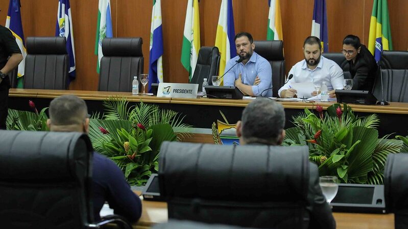 Testemunha muda depoimento e afirma que era obrigada a suspender processos regulares em São Luiz do Anauá