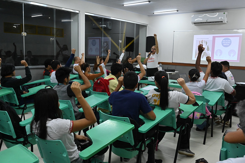 Palestra da ALE-RR leva conscientização sobre violência doméstica a alunos