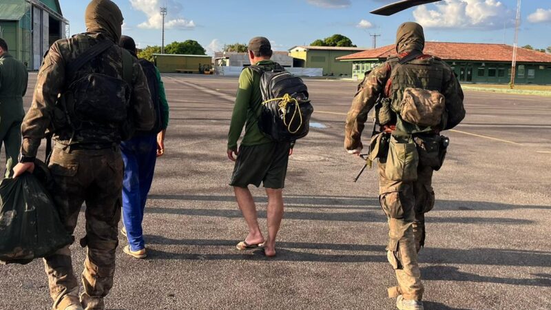 Militares prendem quatro suspeitos de garimpo ilegal na Terra Indígena Yanomami